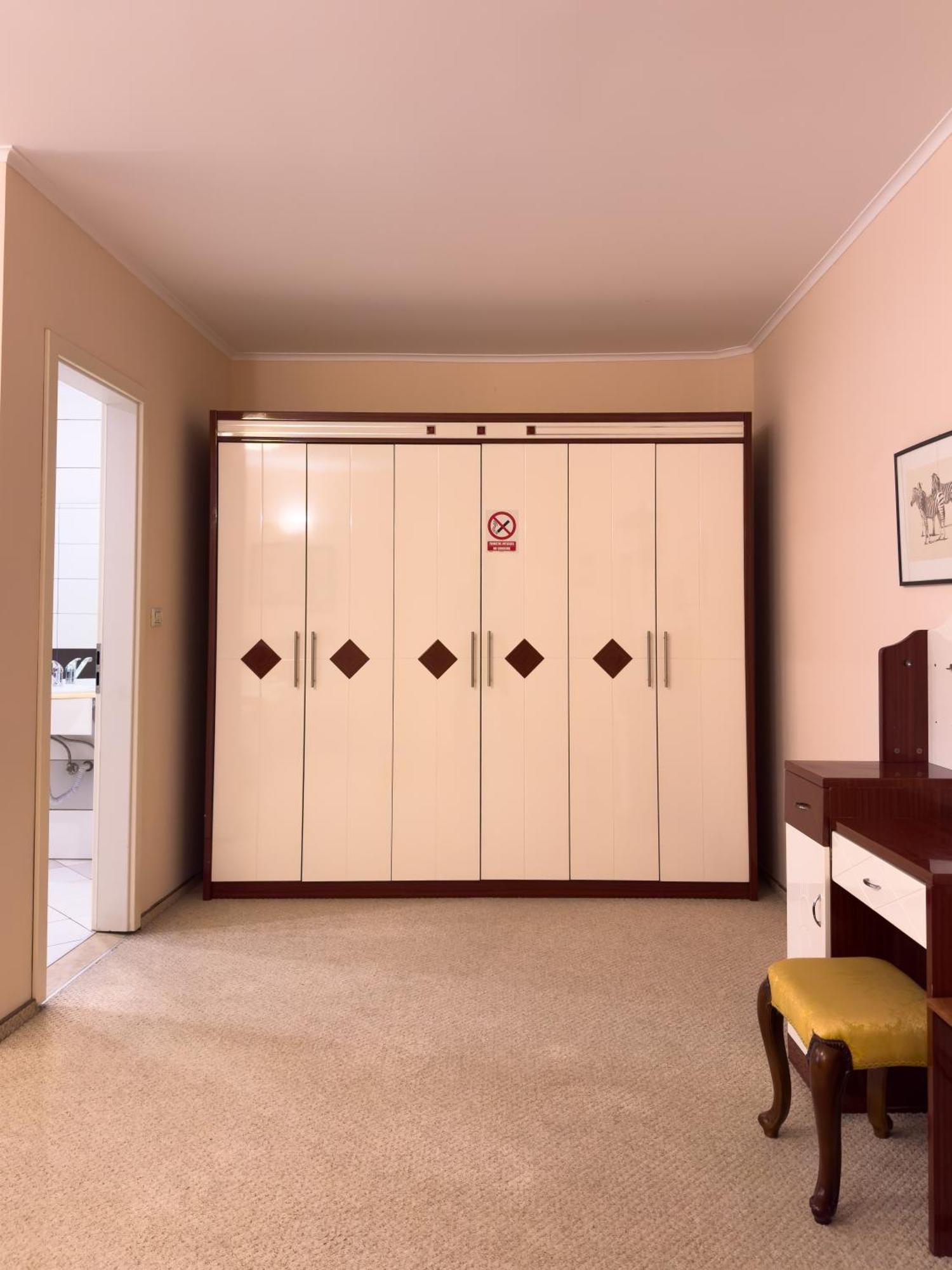 Francesca Residence Bucarest Extérieur photo